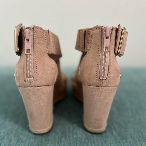 Ugg Wedge Heel - Picture 3 of 4